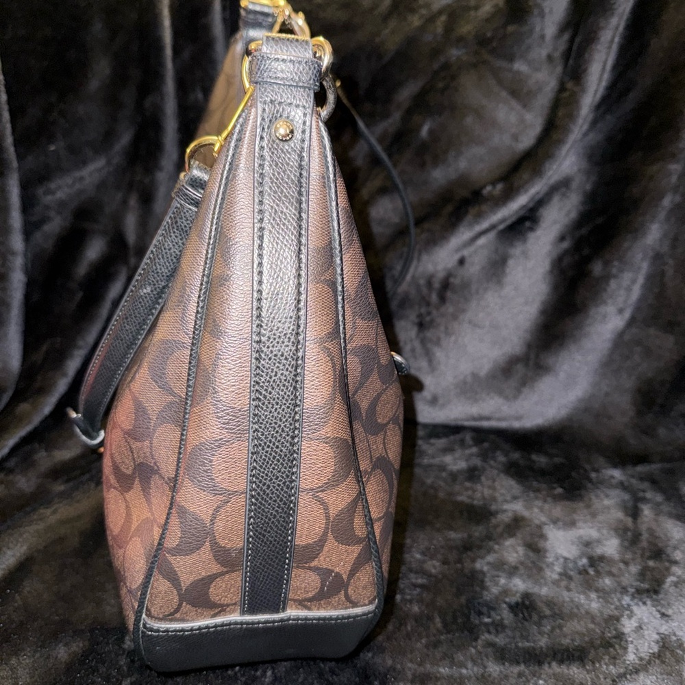 Coach Harvey East West Convertible Signature Brown and Black Hobo Bag F38300 - Picture 6 of 13